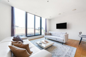 Luxury Penthouse Overlooking the Thames